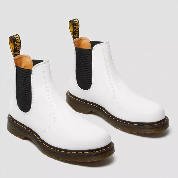 DR MARTENS 2976 Chelsea Boots - Picture 1 of 9